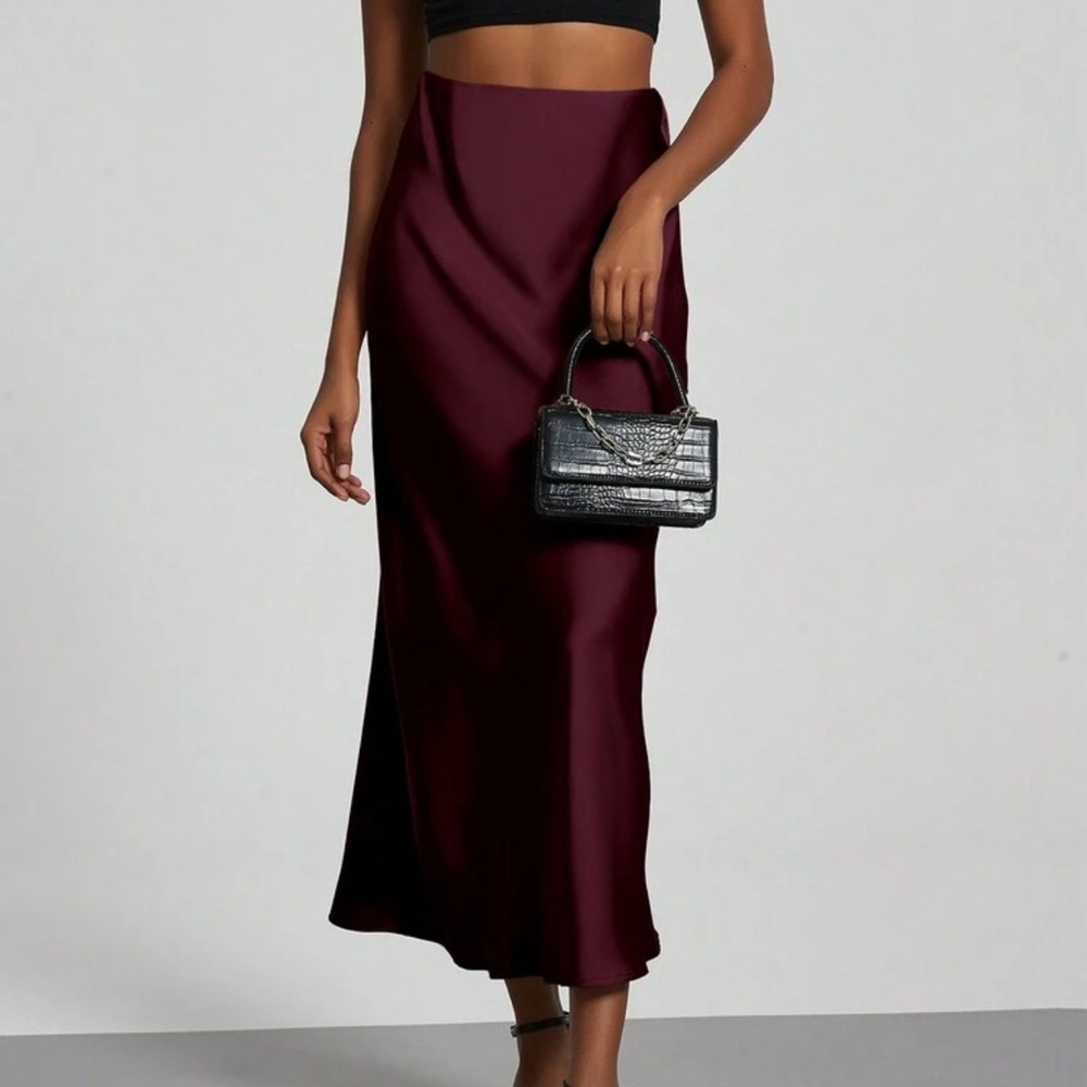 Satin Chic midi skirt in Dark Purple - Picture 5 of 16
